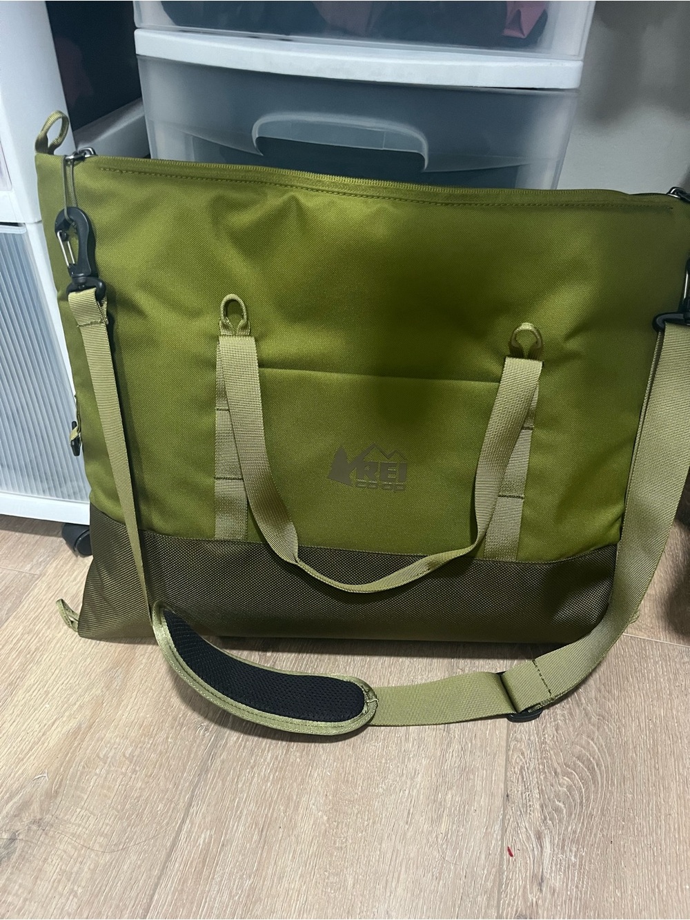 REI refrigerated tote NEVER USED